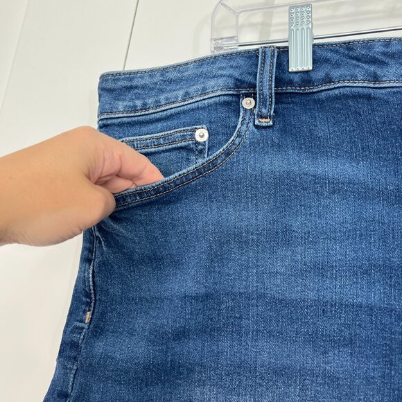 Gap Size 16/33 Blue 5" Denim Jean Shorts - Picture 3 of 9